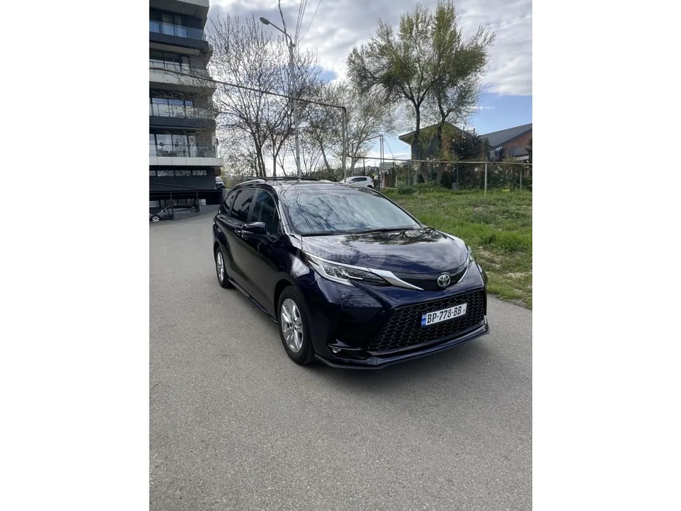 Toyota Sienna LIMITED 2024 — миниатюра 2