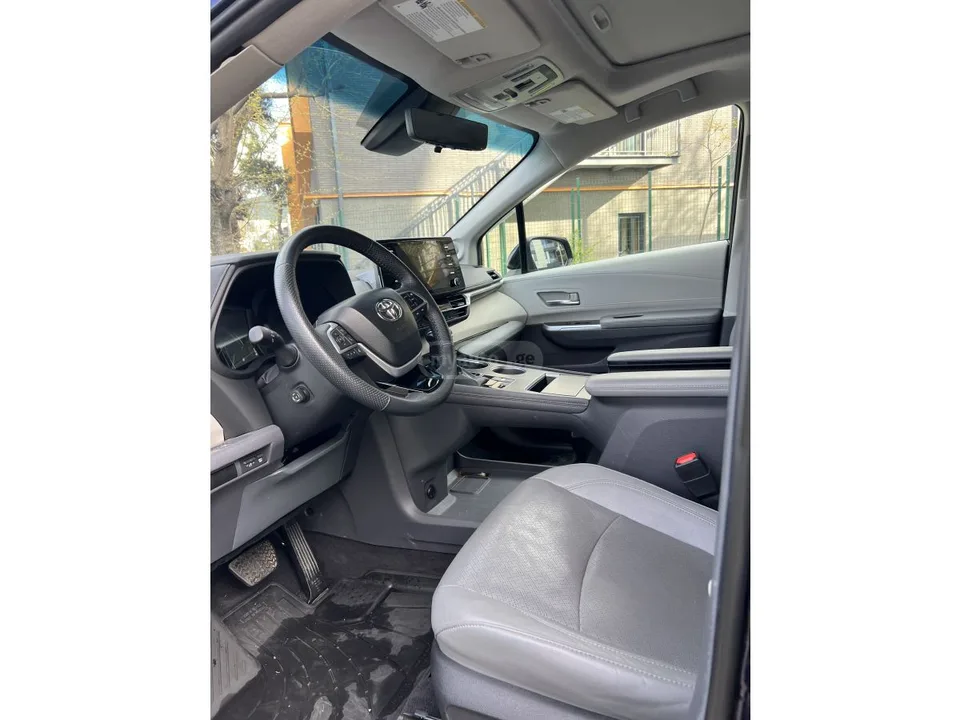 Toyota Sienna LIMITED 2024 — миниатюра 4