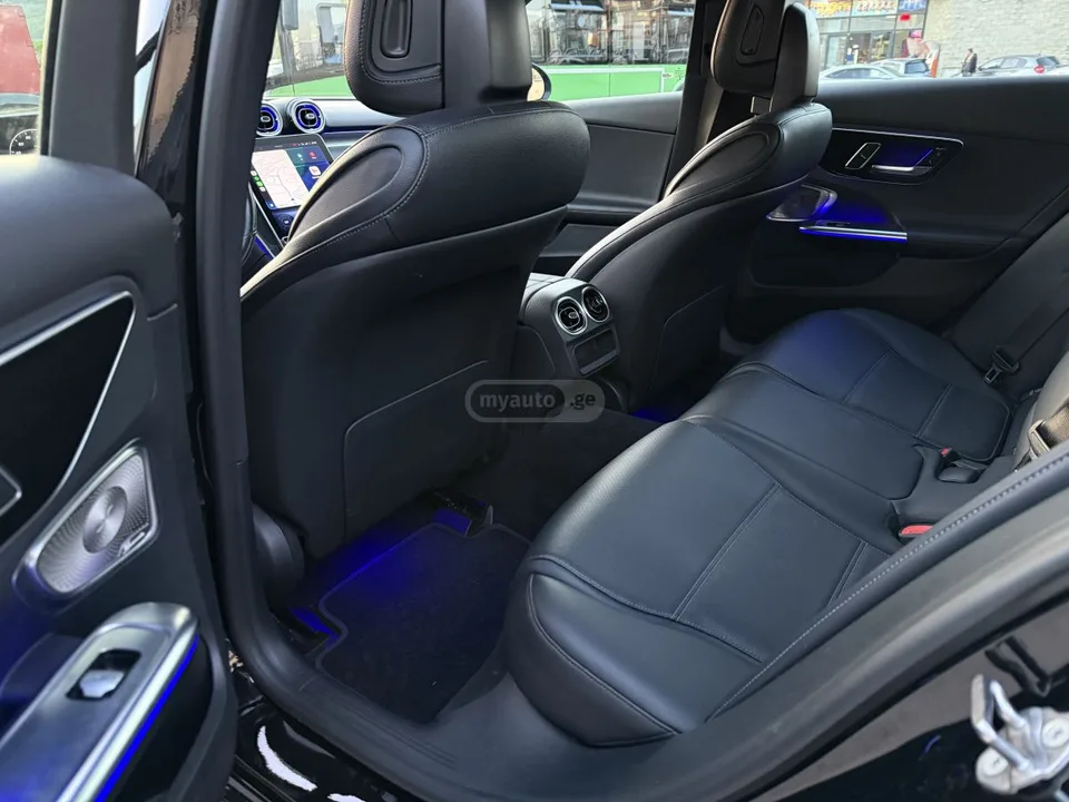 Mercedes-Benz C 300 2022 — миниатюра 4