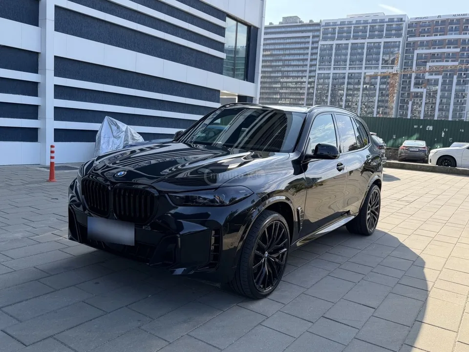 BMW X5 2025 — фото 1, купить с доставкой в Москву