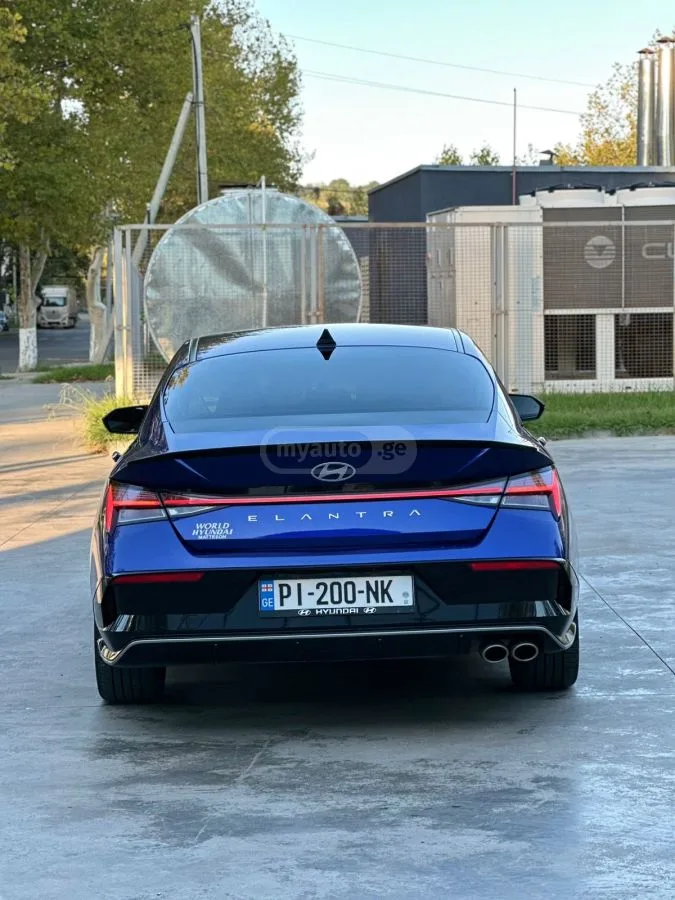 Hyundai Elantra 2025 — миниатюра 3
