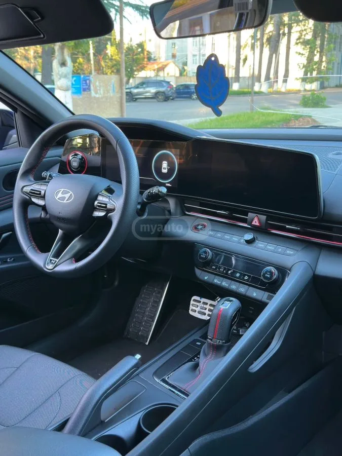 Hyundai Elantra 2025 — миниатюра 5