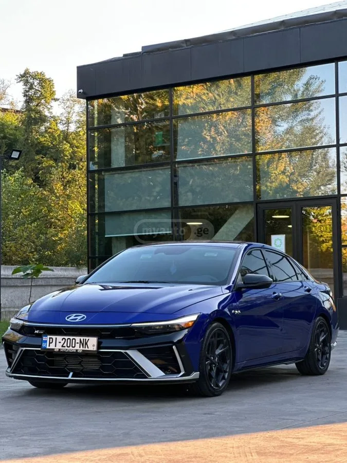 Hyundai Elantra 2025 — фото 1, купить с доставкой в Москву