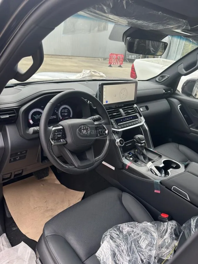 Toyota Land Cruiser 300 2026 — миниатюра 4