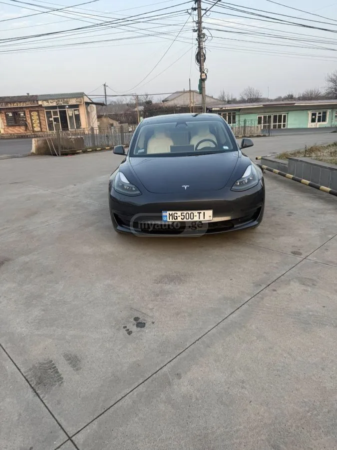 Tesla Model 3 2023 — миниатюра 3