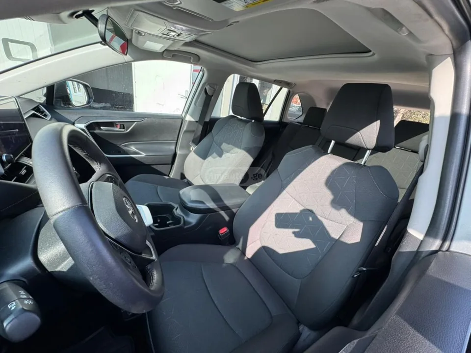 Toyota RAV 4 2023 — миниатюра 3