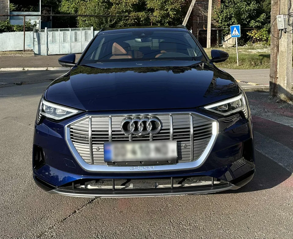 Audi E-Tron 2022 — миниатюра 3