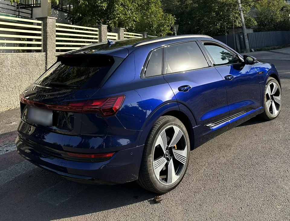 Audi E-Tron 2022 — миниатюра 4
