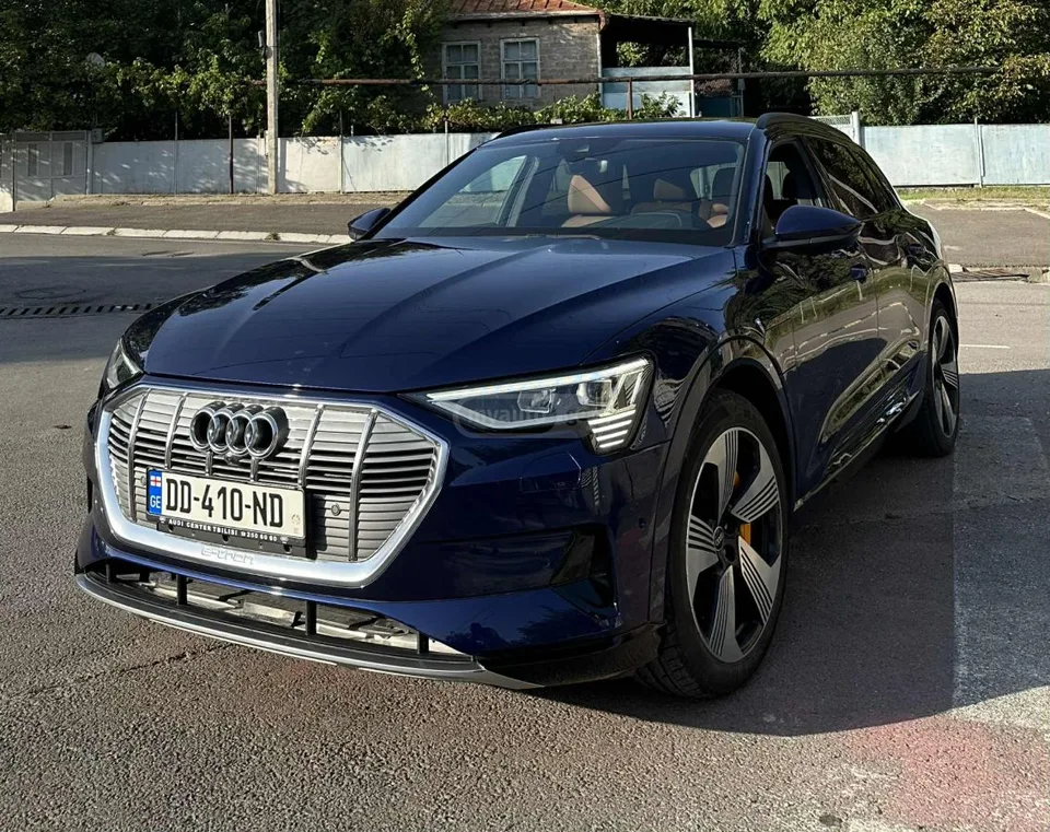 Audi E-Tron 2022 — фото 1, купить с доставкой в Москву