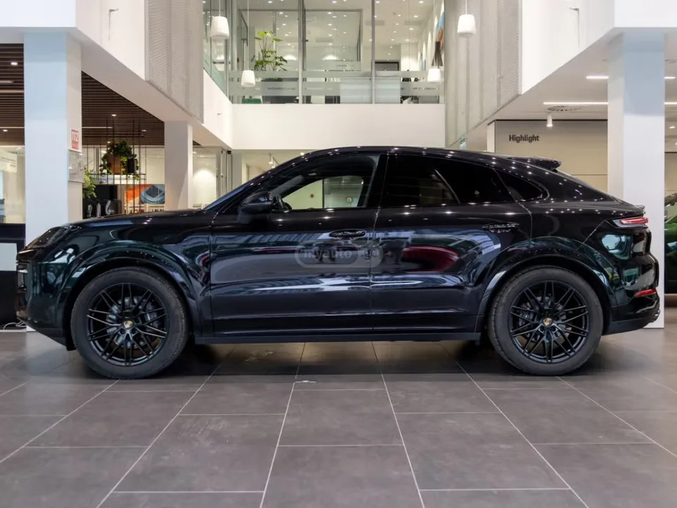 Porsche Cayenne 2024 — миниатюра 2