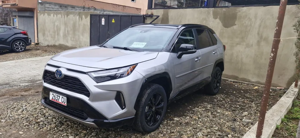 Toyota RAV4 XSE 4dr All-Wheel Drive CVT 2022 — миниатюра 2