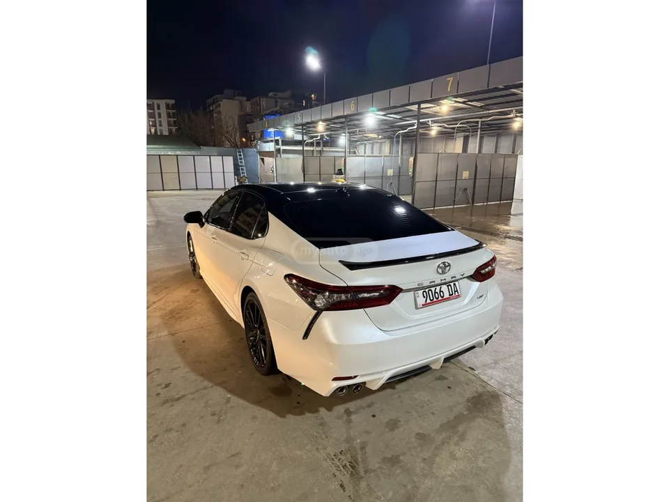 Toyota Camry XSE 4dr Front-Wheel Drive Seda 2022 — миниатюра 5