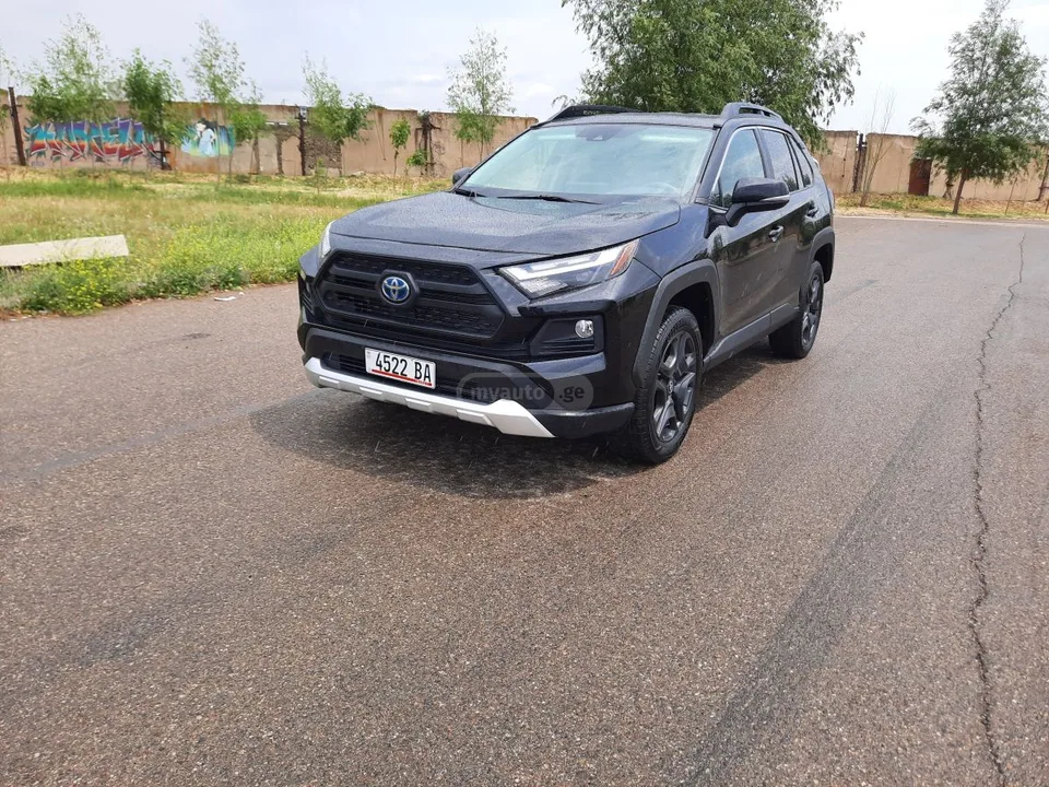 Toyota RAV 4 Adventure 4dr All-Wheel Drive 2022 — фото 1, купить с доставкой в Москву