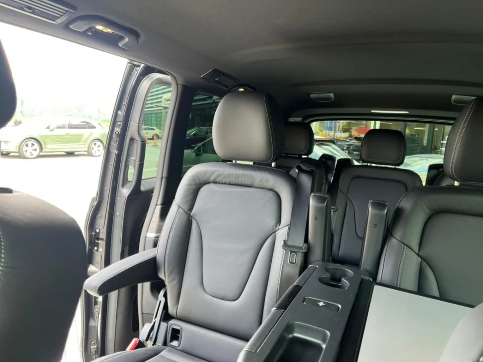 Mercedes-Benz V 300 4 Matic 2025 — миниатюра 4