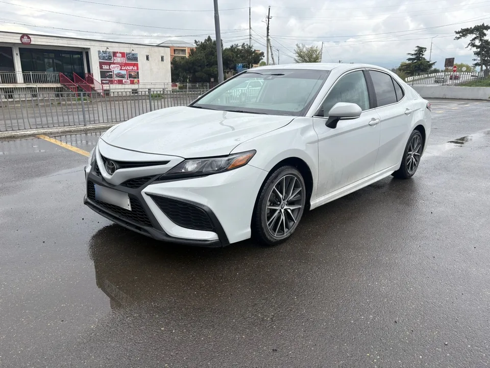Toyota Camry 2023 — миниатюра 2