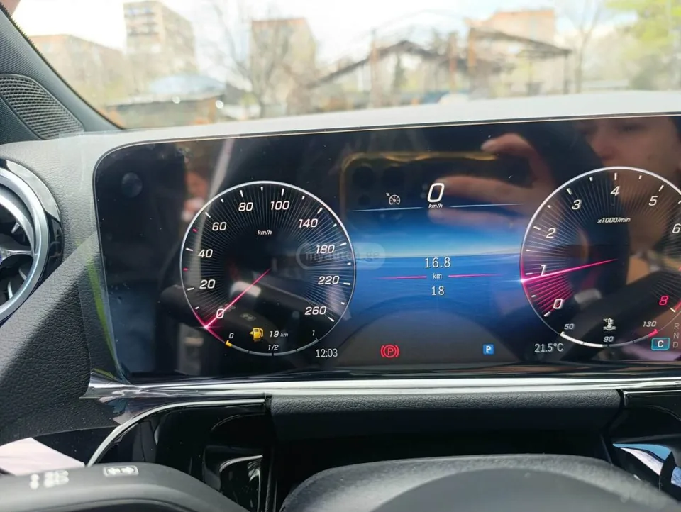 Mercedes-Benz GLA 200 2025 — миниатюра 5