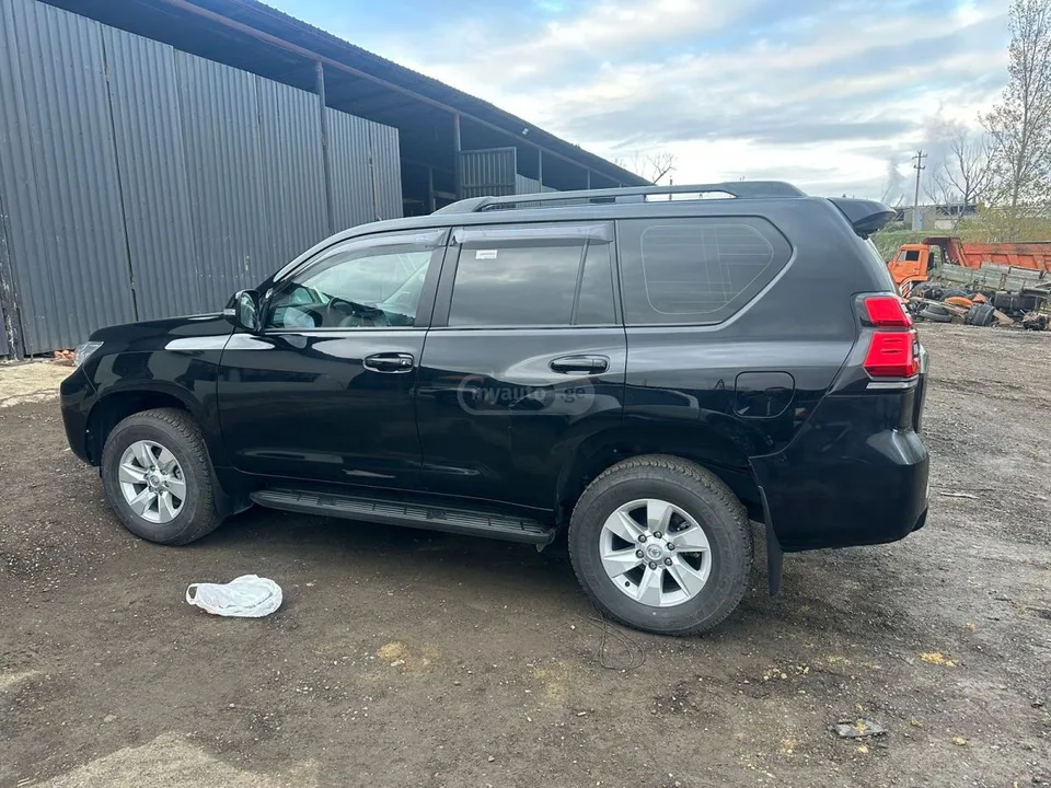 Toyota Land Cruiser Prado 2022 — миниатюра 3
