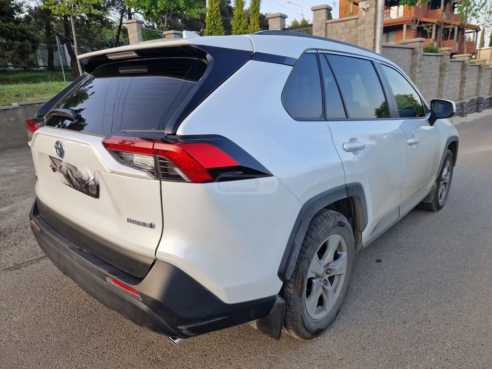 Toyota RAV 4 2023 — миниатюра 4