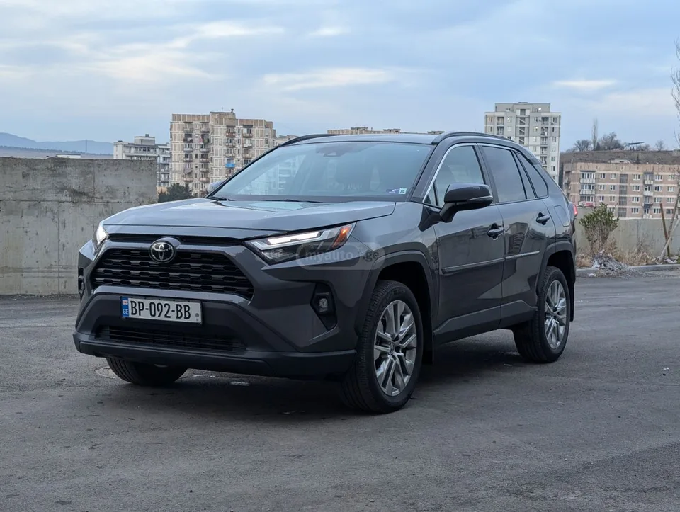 Toyota RAV 4 XLE Premium 4dr All-Wheel Driv 2023 — миниатюра 4