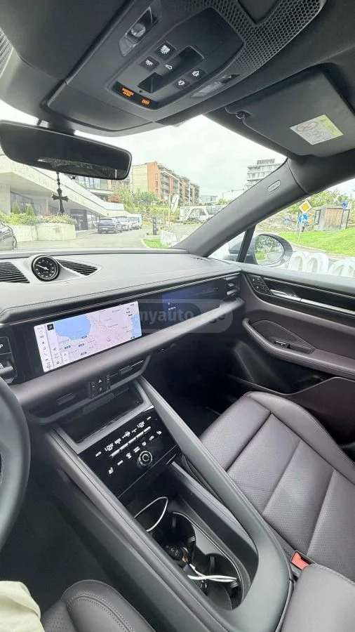 Porsche Macan 2025 — миниатюра 2