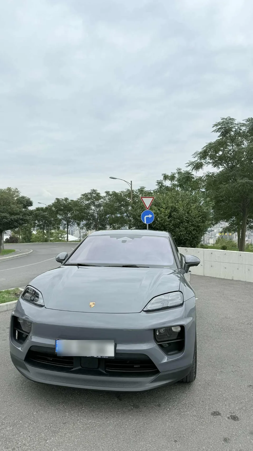 Porsche Macan 2025 — миниатюра 3