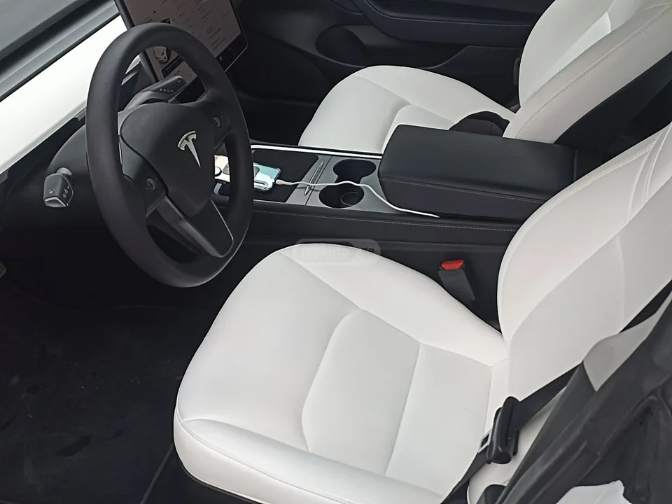 Tesla Model 3 2022 — миниатюра 3
