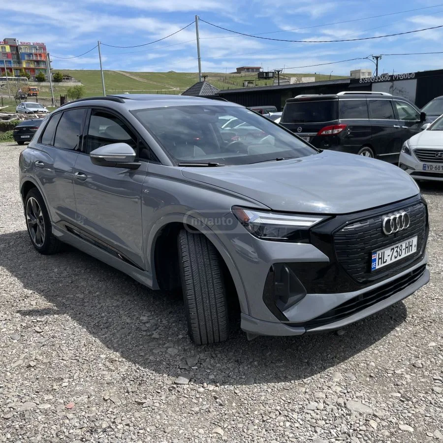 Audi Q4 E-Tron 55 premium 4 dr all Wheel driv 2024 — миниатюра 2