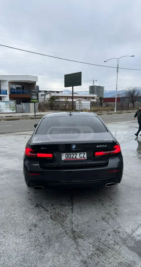 BMW 530 184 2023 — фото 1, купить с доставкой в Москву
