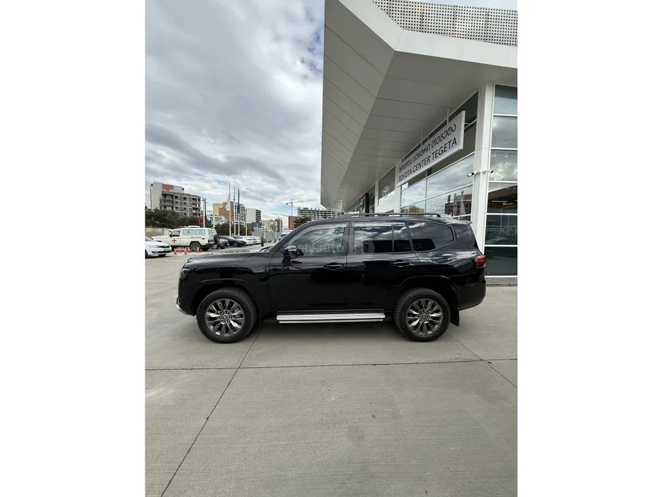 Toyota Land Cruiser 2024 — миниатюра 3