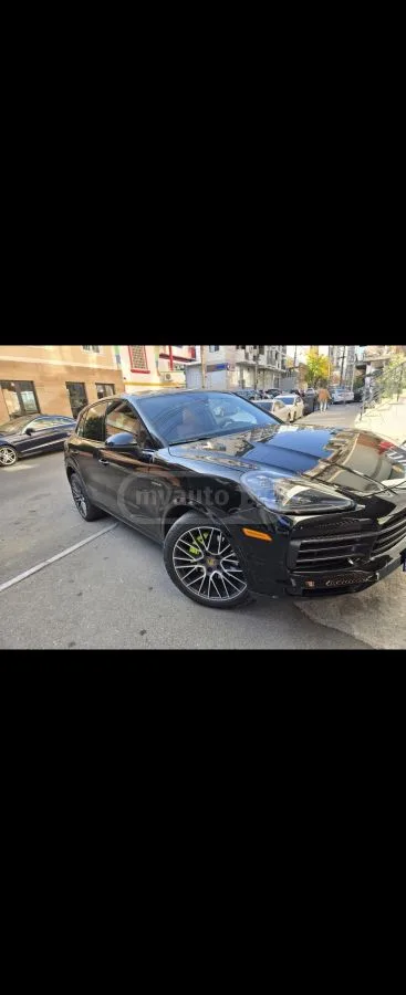 Porsche Cayenne 2022 — фото 1, купить с доставкой в Москву