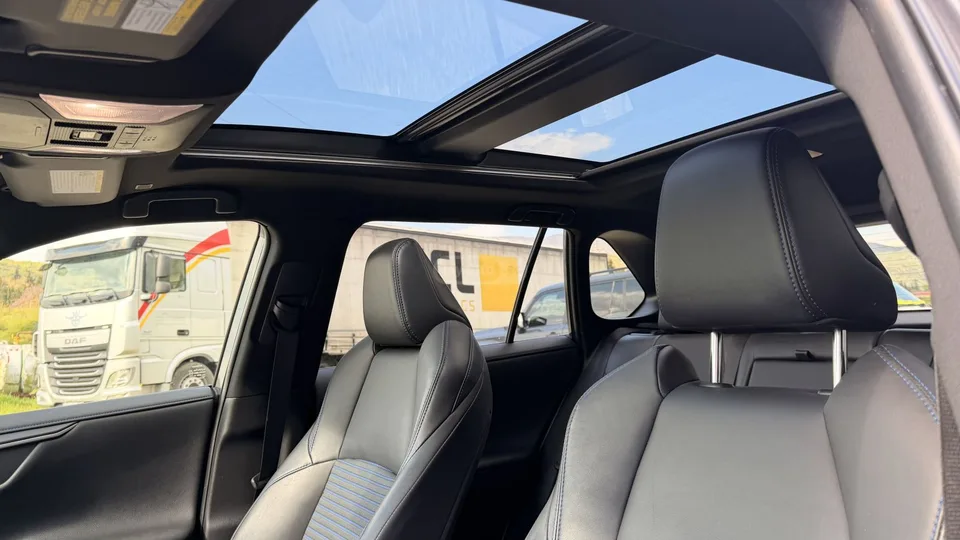 Toyota RAV 4 XSE 4dr All-Wheel Drive CVT 2023 — миниатюра 5
