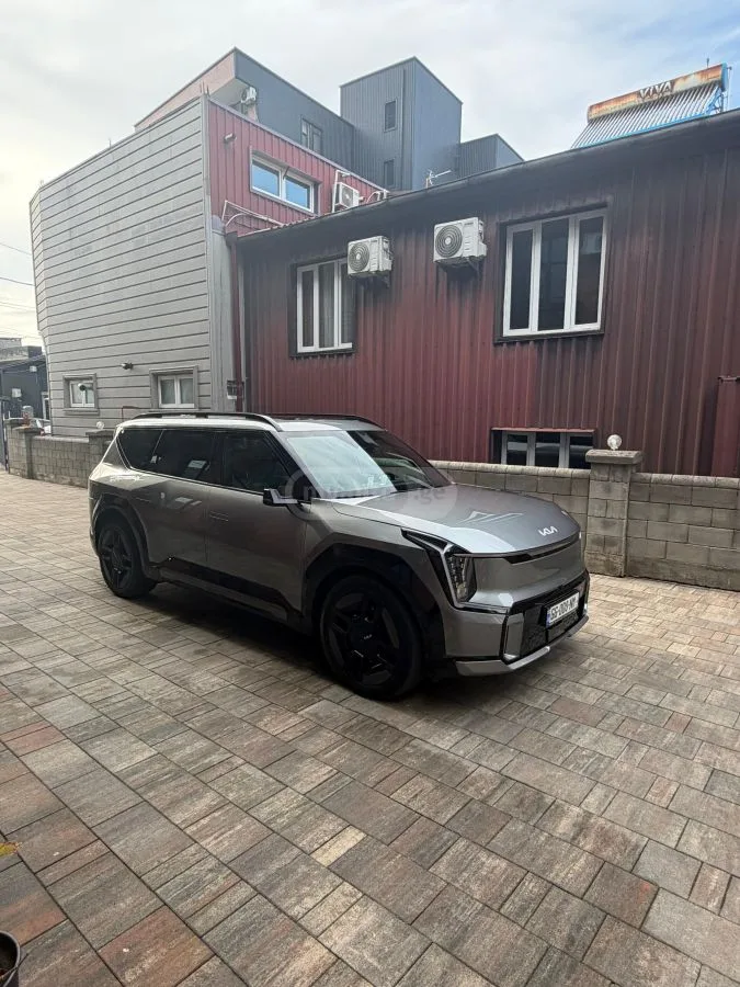 Kia EV9 2024 — миниатюра 2