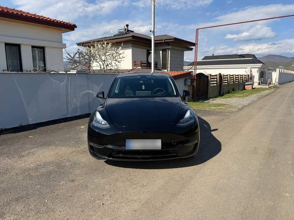 Tesla Model Y Long Range Dual Motor 2022 — фото 1, купить с доставкой в Москву