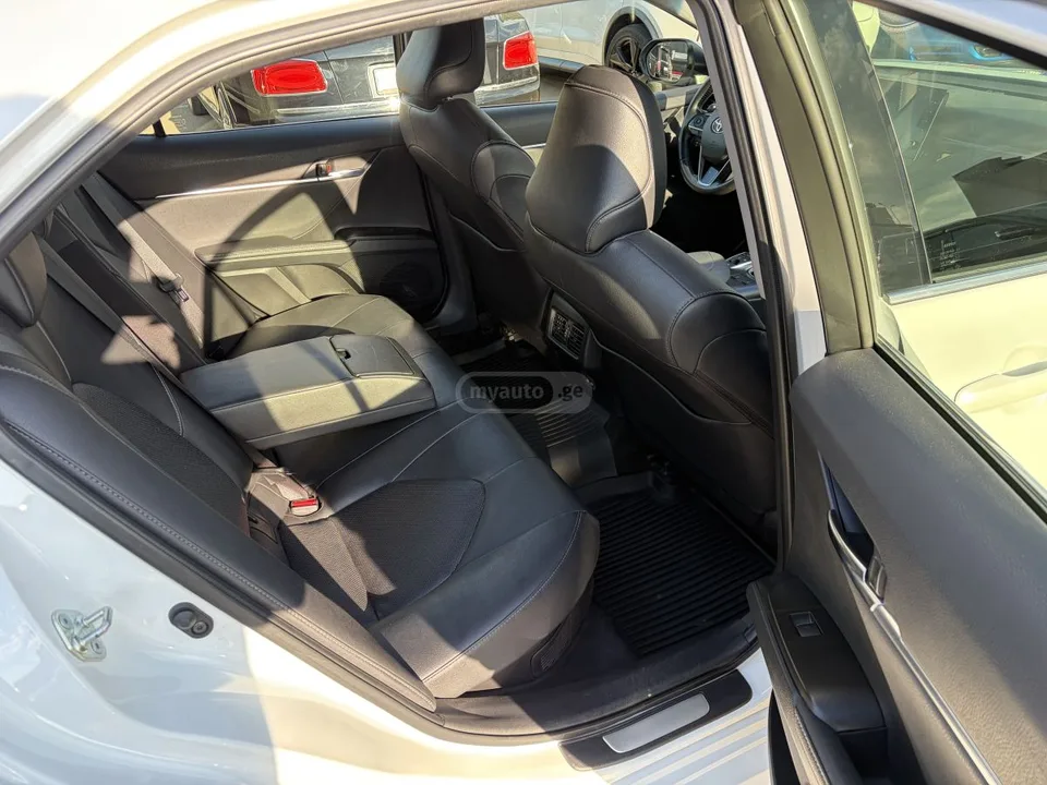 Toyota Camry 2022 — миниатюра 4