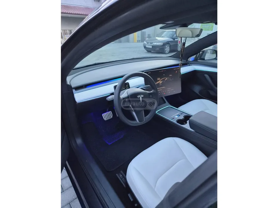 Tesla Model 3 Performance 2022 — миниатюра 3