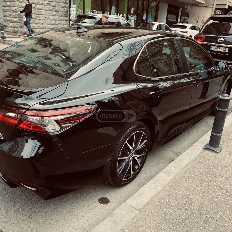 Toyota Camry 2023 — миниатюра 3
