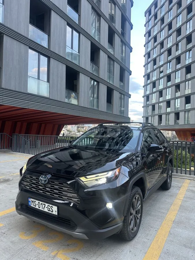 Toyota RAV 4 2024 — фото 1, купить с доставкой в Москву