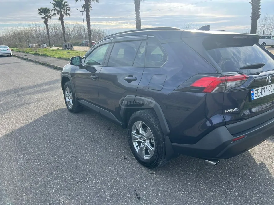 Toyota RAV4 2023 — миниатюра 2