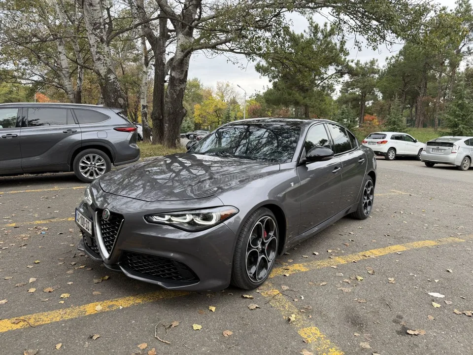 Alfa Romeo Giulia Ti-Sport 2024 — миниатюра 2