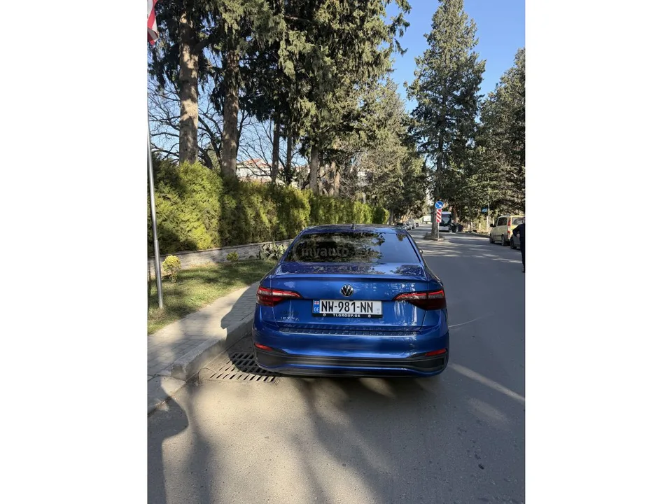 Volkswagen Jetta SPORT 2023 — миниатюра 4