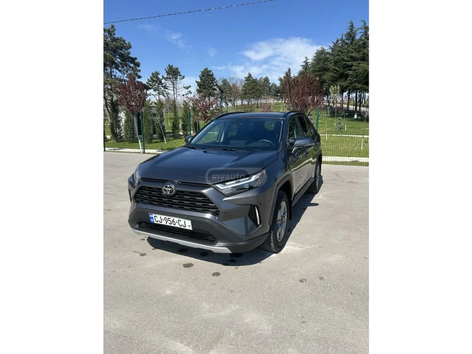 Toyota RAV 4 XLE 4dr All-Wheel Drive Automa 2023 — фото 1, купить с доставкой в Москву