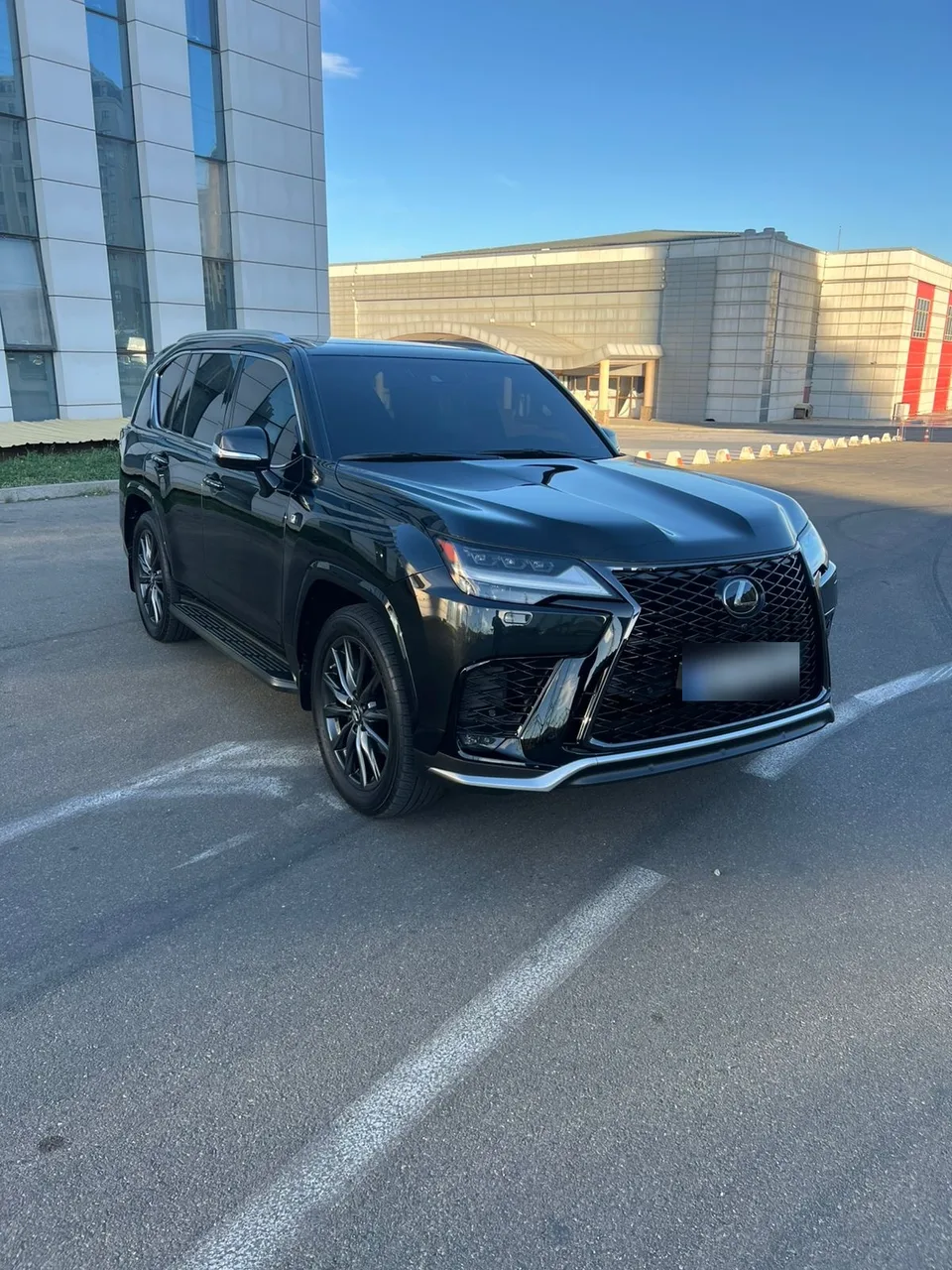 Lexus LX 600 F SPORT 4dr 4x4 Automatic 2023 — миниатюра 2