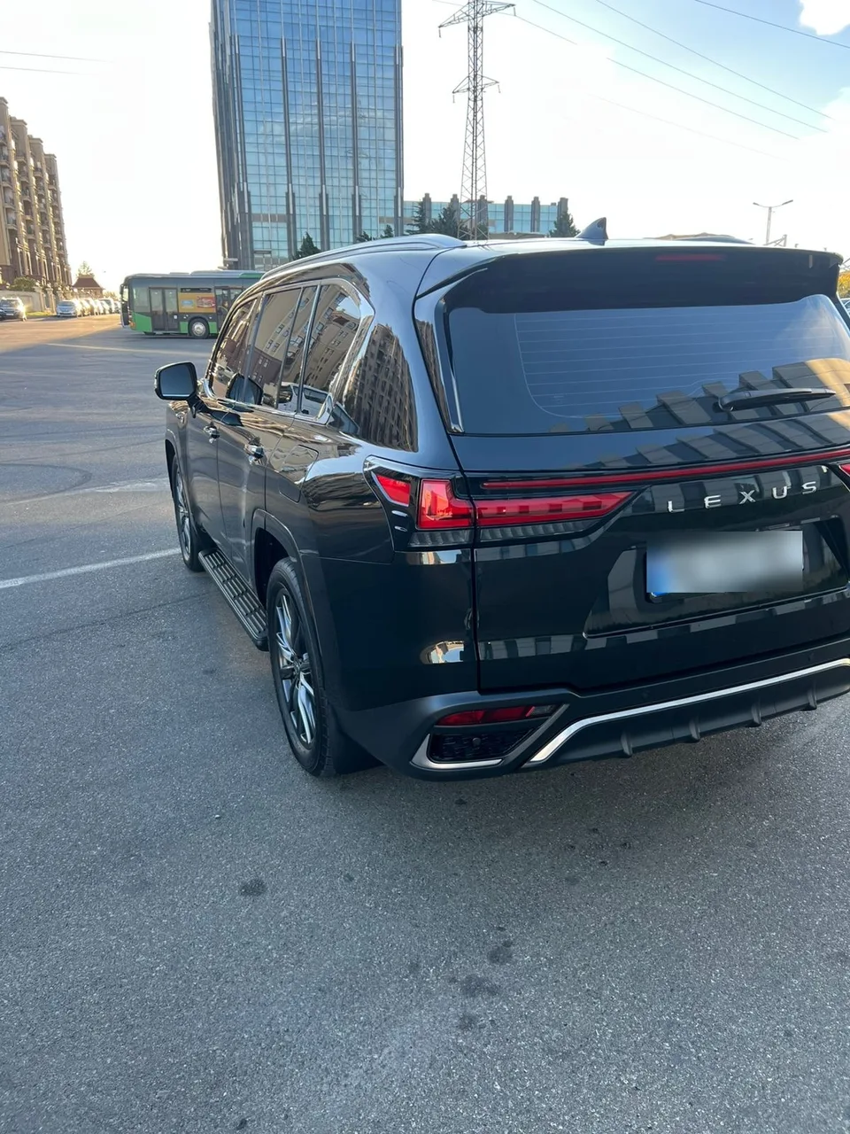 Lexus LX 600 F SPORT 4dr 4x4 Automatic 2023 — миниатюра 3