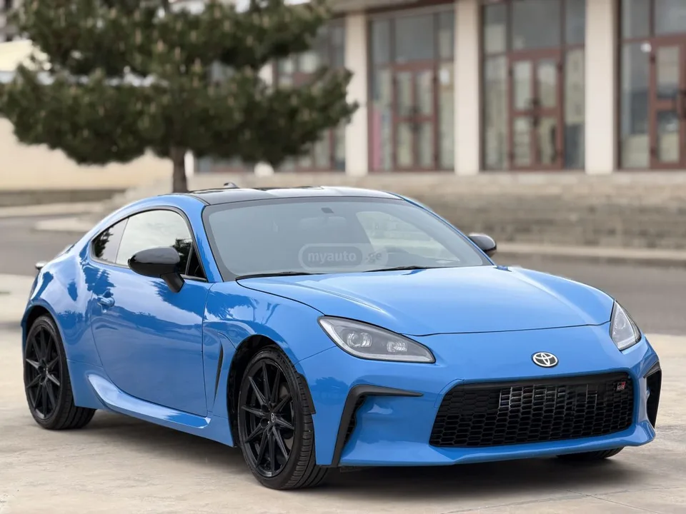 Toyota GR86 Premium 2dr Coupe Manual 2022 — миниатюра 2