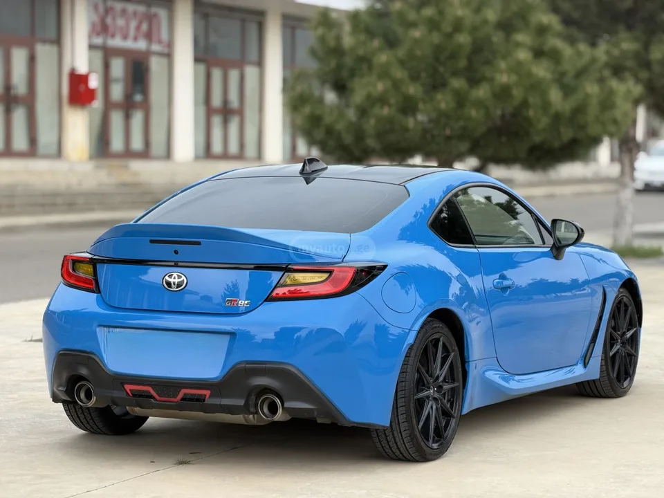Toyota GR86 Premium 2dr Coupe Manual 2022 — миниатюра 3