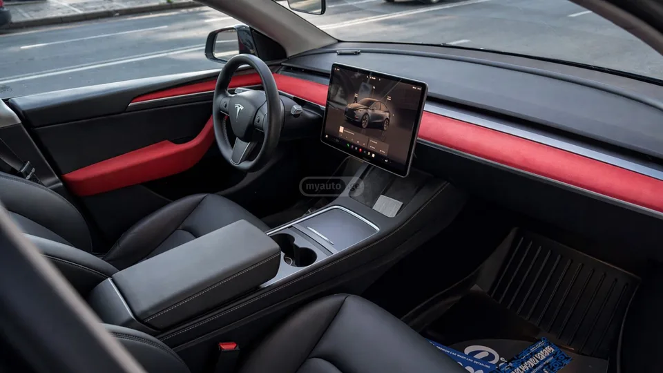 Tesla Model Y Long Range 2024 — миниатюра 4
