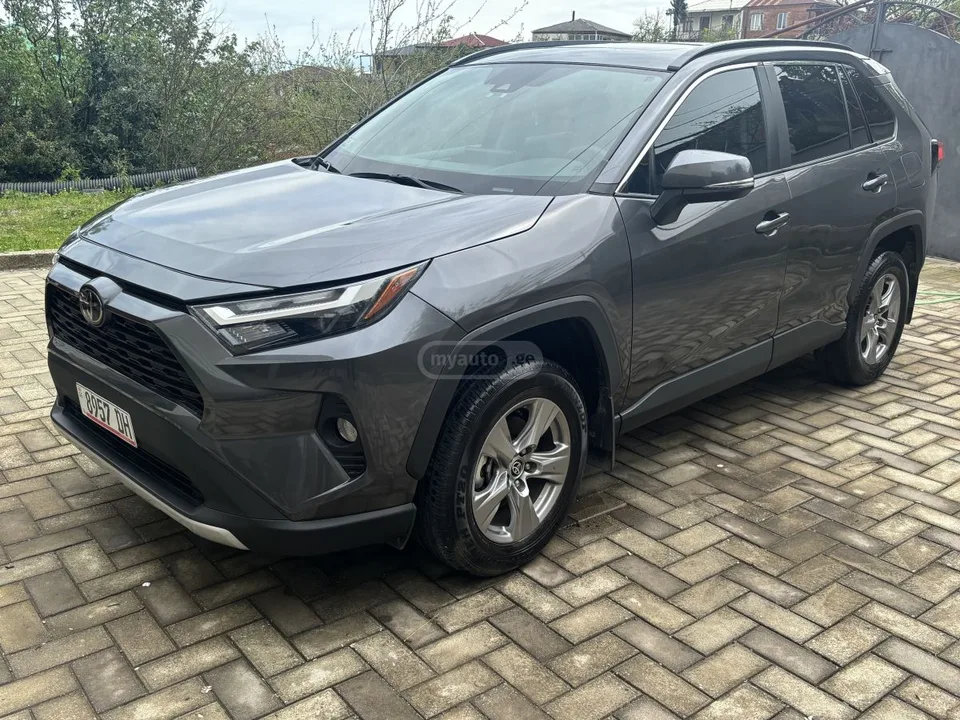 Toyota RAV4 XLE 4dr All Wheel Drive Automa 2024 — миниатюра 2