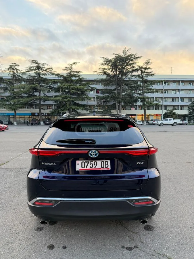 Toyota Venza LE 4dr All-Wheel Drive CVT 2023 — миниатюра 5