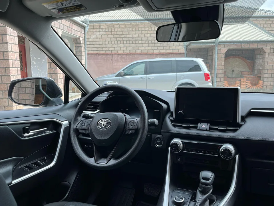Toyota RAV 4 XLE 2025 — миниатюра 5