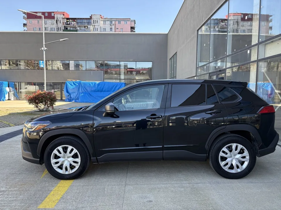 Toyota RAV4 LE 4dr All-Wheel Drive Automat 2023 — миниатюра 4